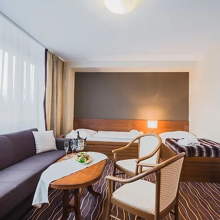 Hotel Kontakt Wellness Tatranska Lomnica